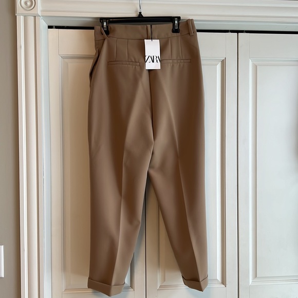 Zara camel loose pleated ankle trousers. - Picture 4 of 9